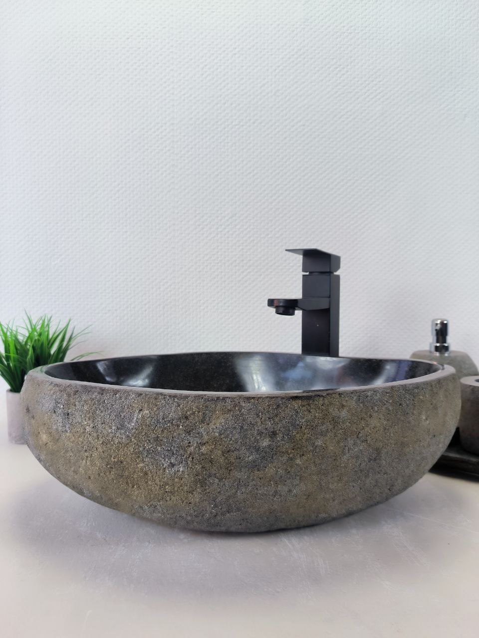 5eee0fef-b5f2-4485-9135-5c6ee0b90d71