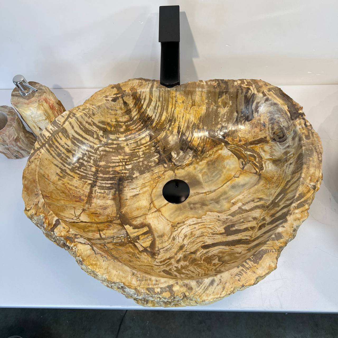 Раковина из окаменелого дерева ПАРА! OD-66907 63*49*15 из натурального камня