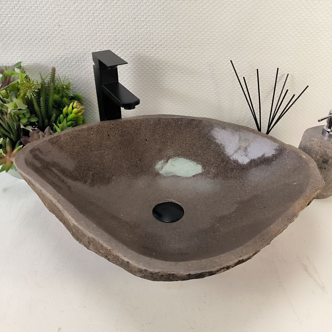 Раковина из речного камня RS-65227 58*47*15 из натурального камня