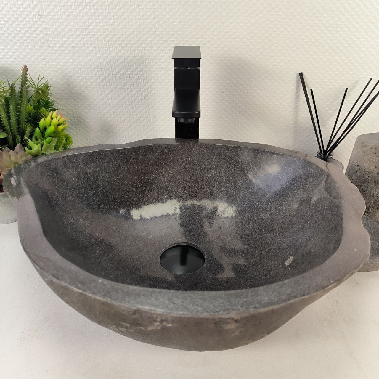 Раковина из речного камня RS-65203 49*39*15 из натурального камня