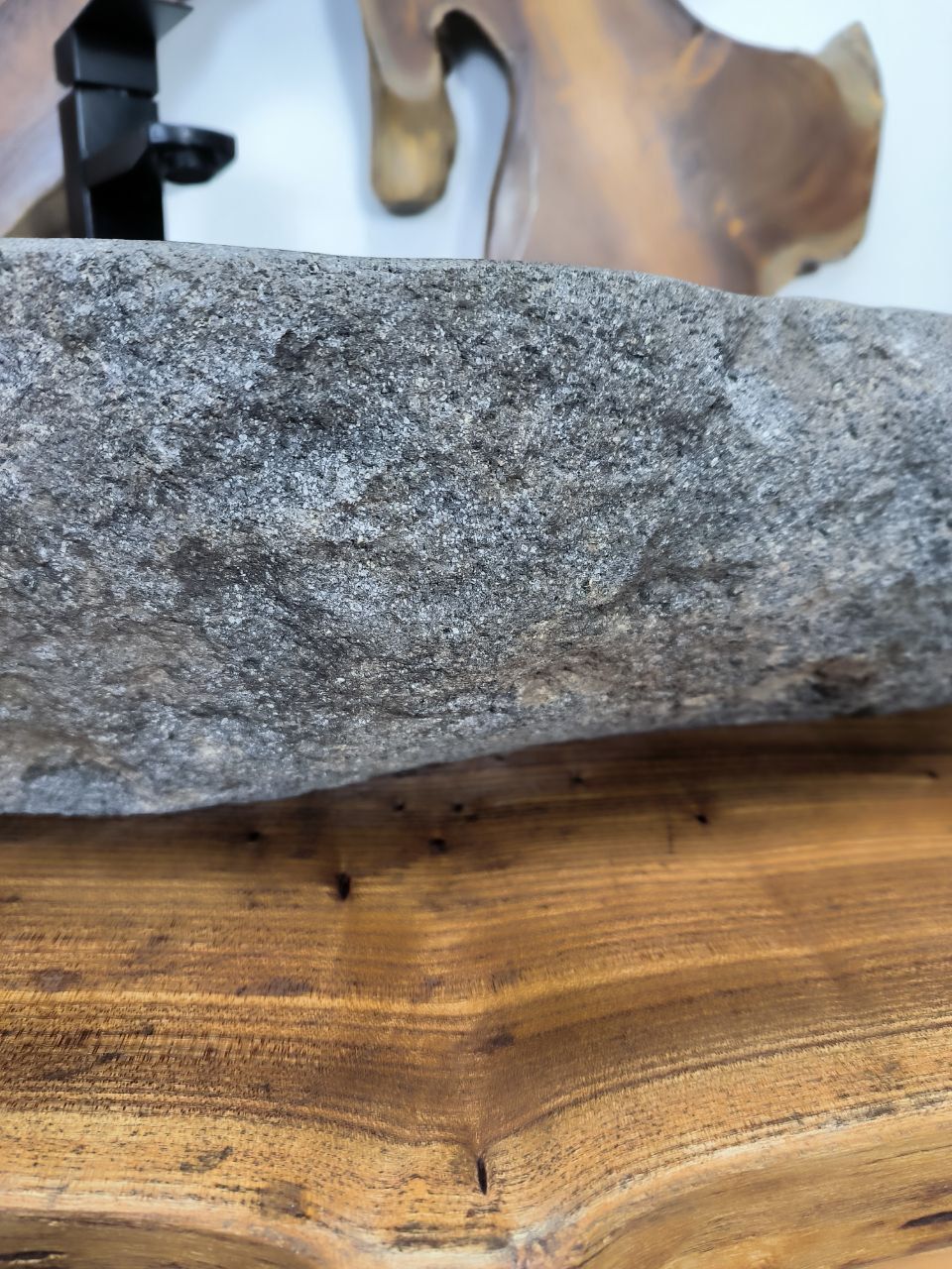Раковина из речного камня RS-66712 55х44х15 из натурального камня