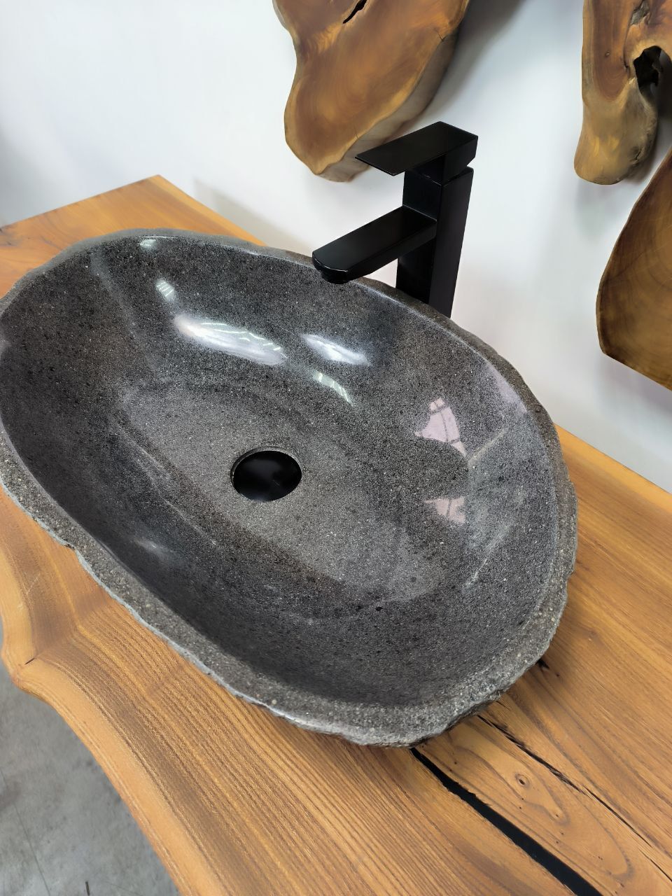 Раковина из речного камня RS-66357 60х38х15 из натурального камня