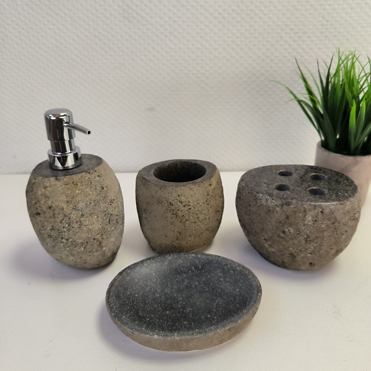 z7dw24vf1js22b521hmi52gpzf7mjrp8