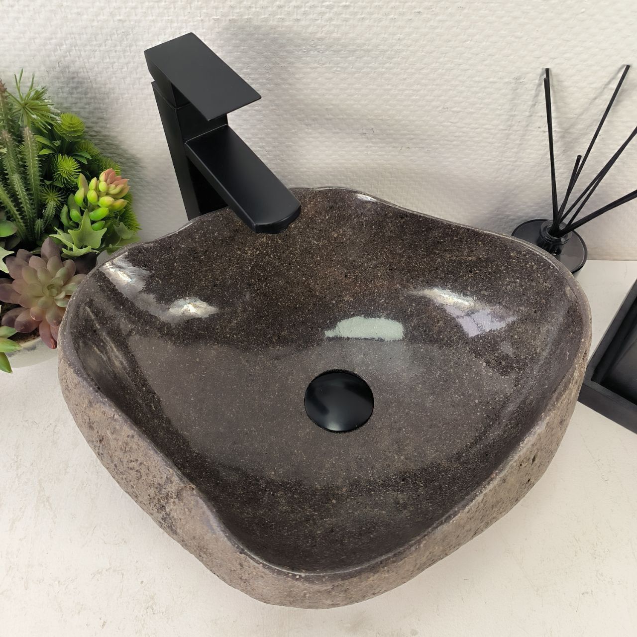 Раковина из речного камня RS-65069 44*36*16 из натурального камня