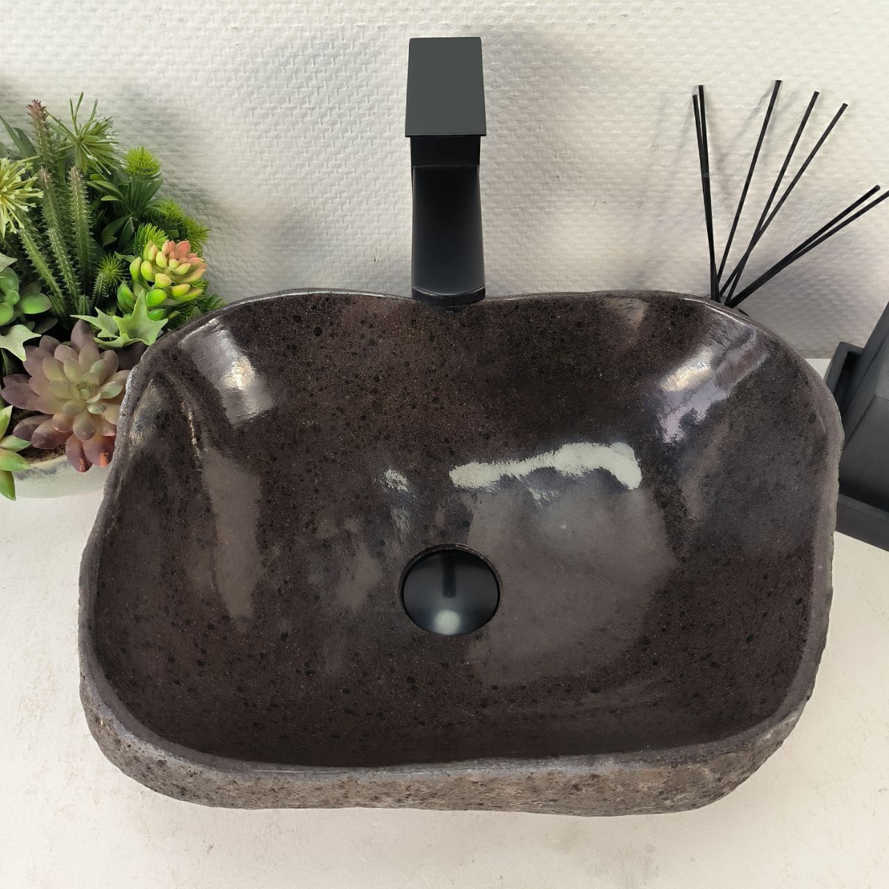 Раковина из речного камня RS-65065 44*33*15 из натурального камня
