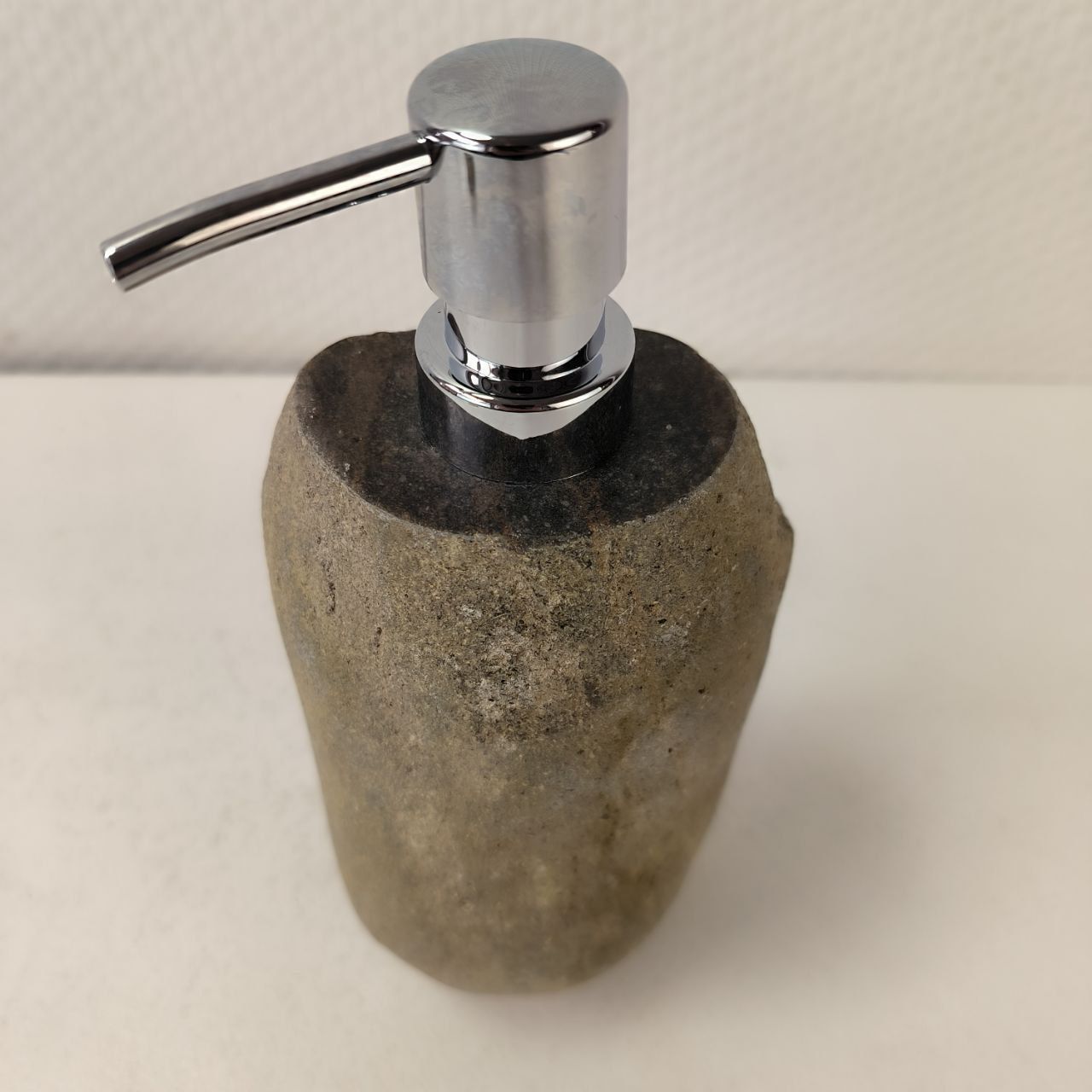 Дозатор из речного камня DRC-63772 (143)
