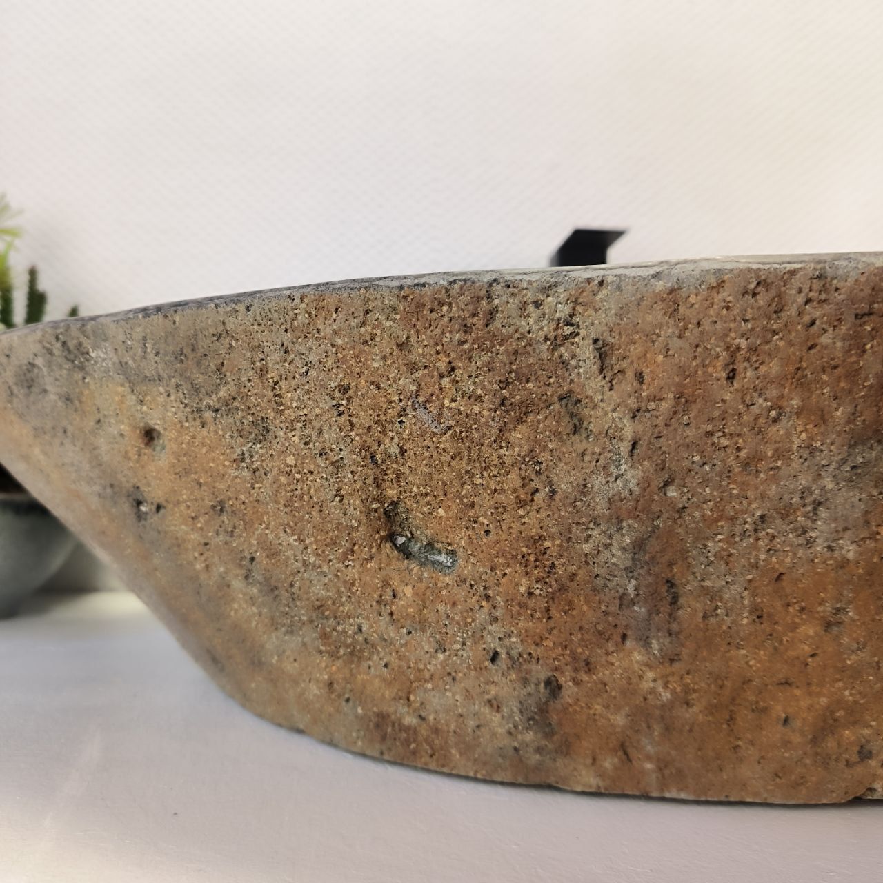 Раковина из речного камня RS-63526 (77*50*15) из натурального камня