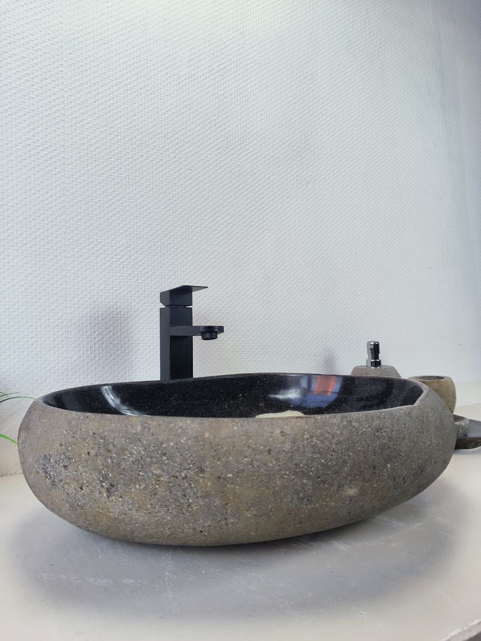 Раковина из речного камня RS-66191 54х42х15 из натурального камня