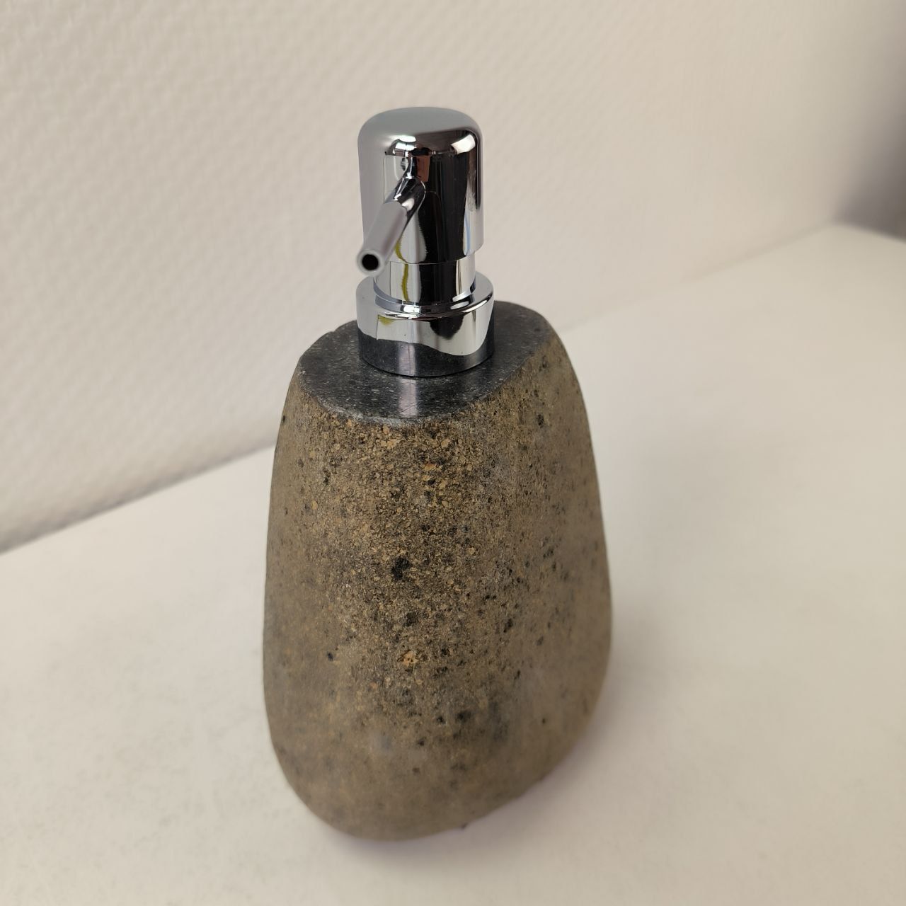 Дозатор из речного камня DRC-63777 (143)