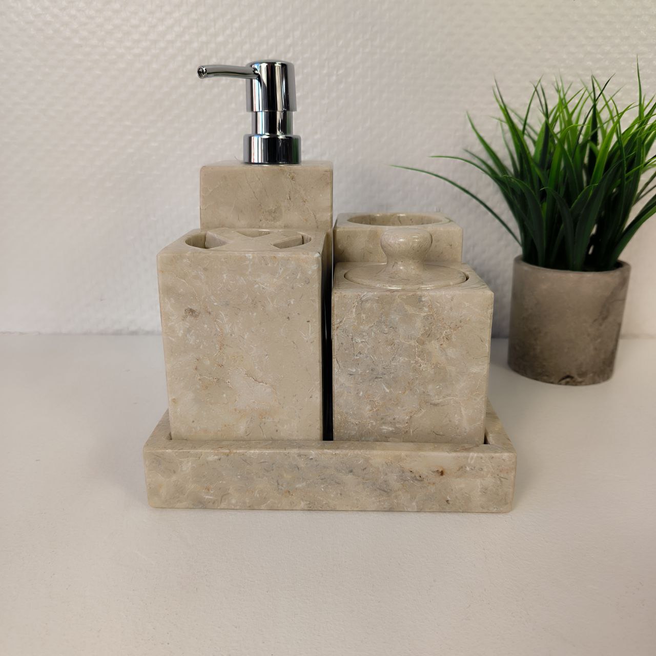 95ed4f54-17a8-4b99-ab02-868554e7be49