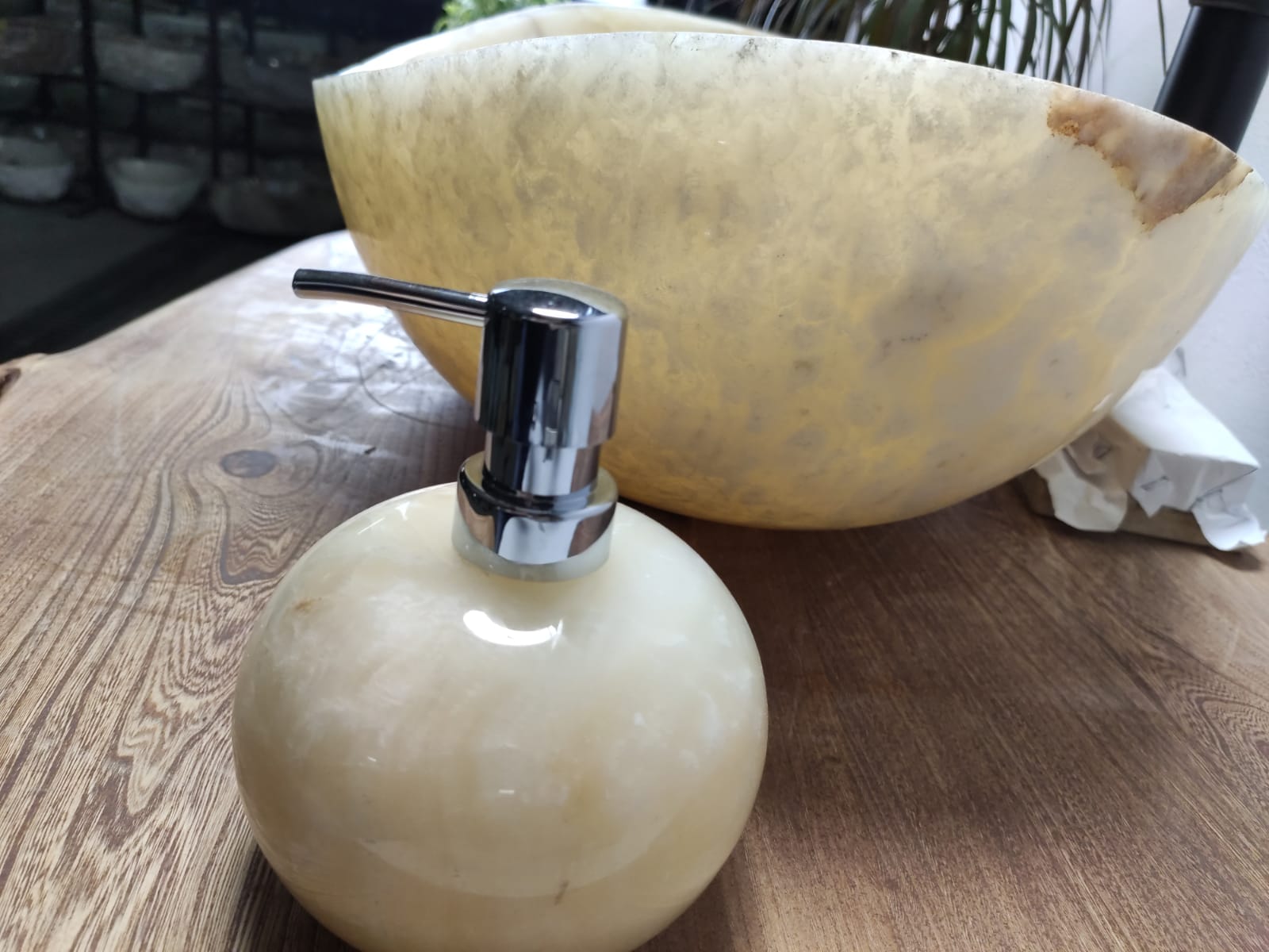 bbns1ax1ua1t741mx2p9e44l8e4v2fm5