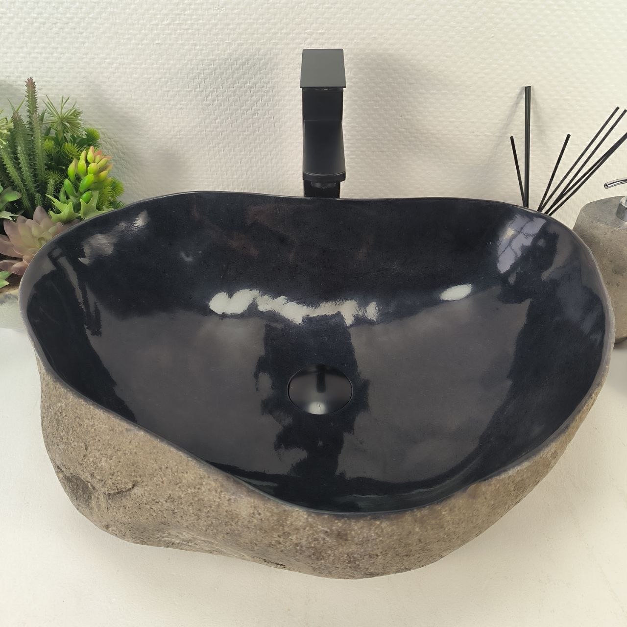 Раковина из речного камня RS-65180 55*41*15 из натурального камня