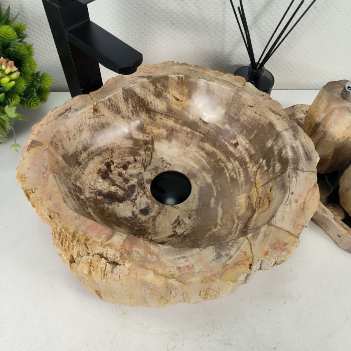 clp4i7zlcirt0k922kv5zbxmdjf2u025