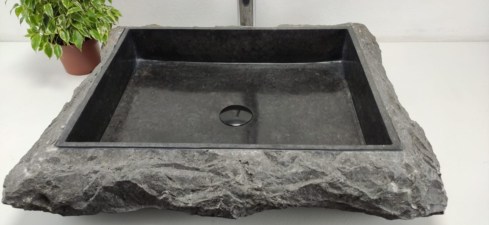 qi43iawce215i4zpn3was4x1wyxqiscq