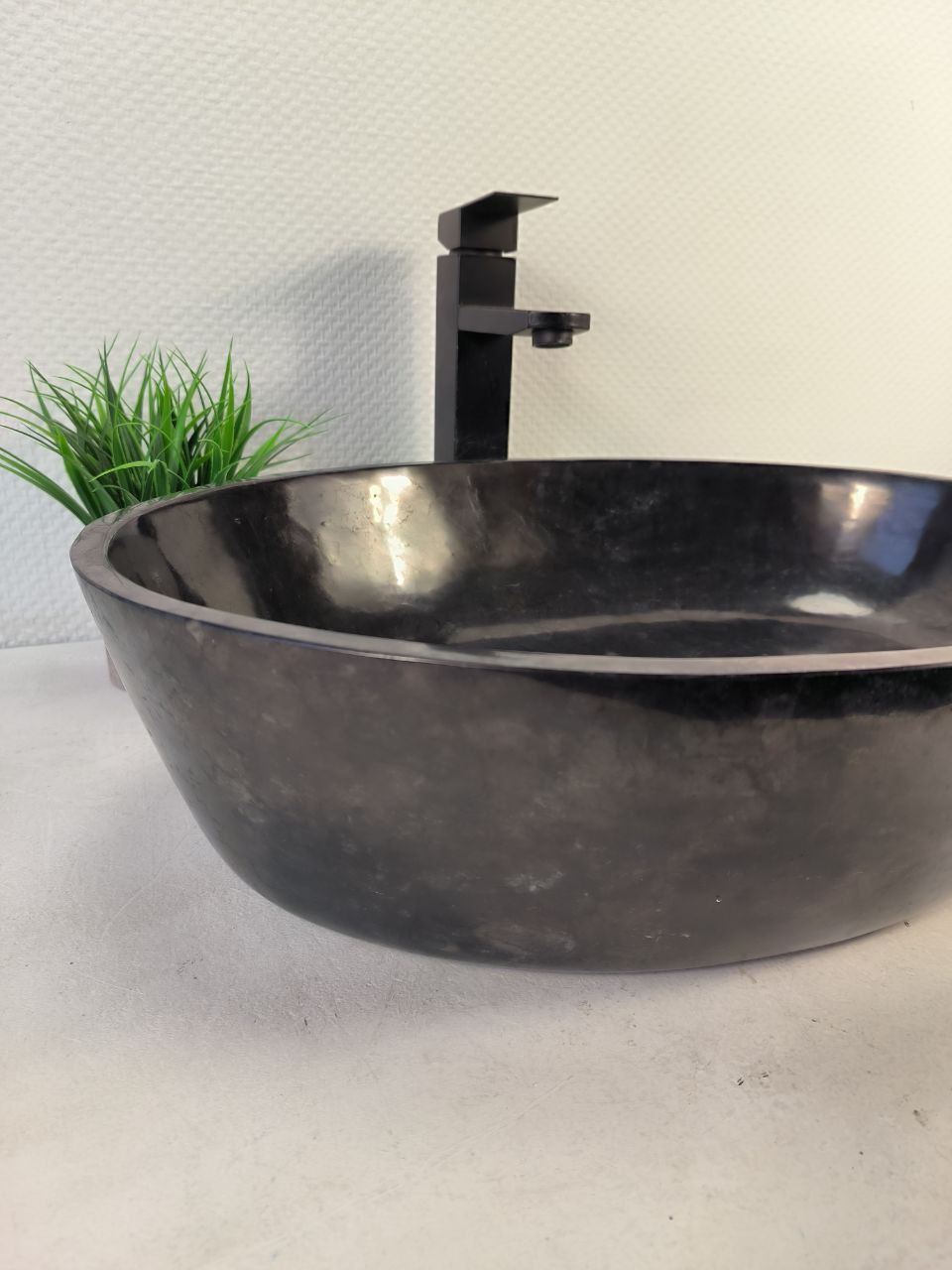 Раковина из мрамора Oval Black Tin Lip MO-60974 52*38*14 из натурального камня