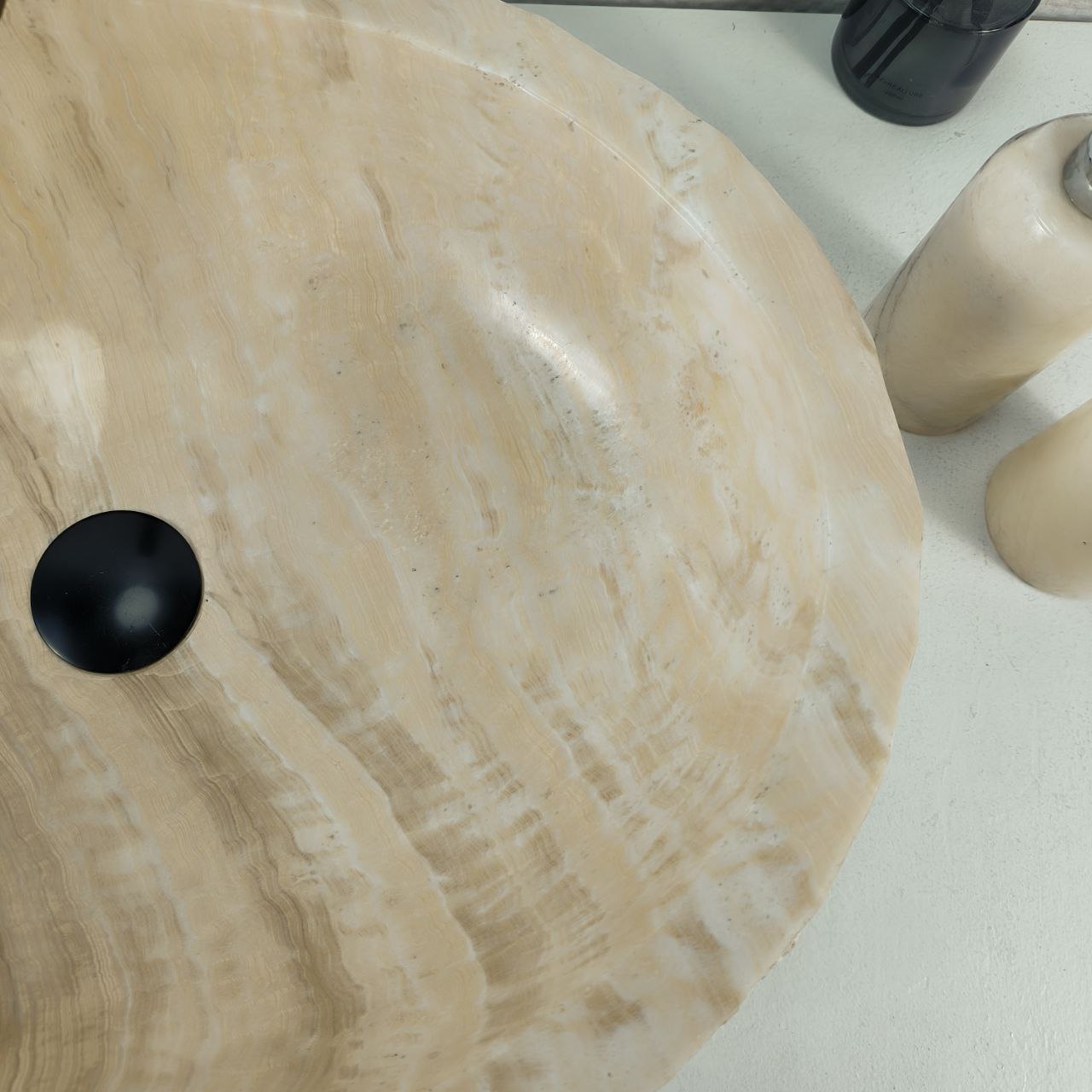 ox02rioy6x2z43lrc9mvb82mu657j6jw