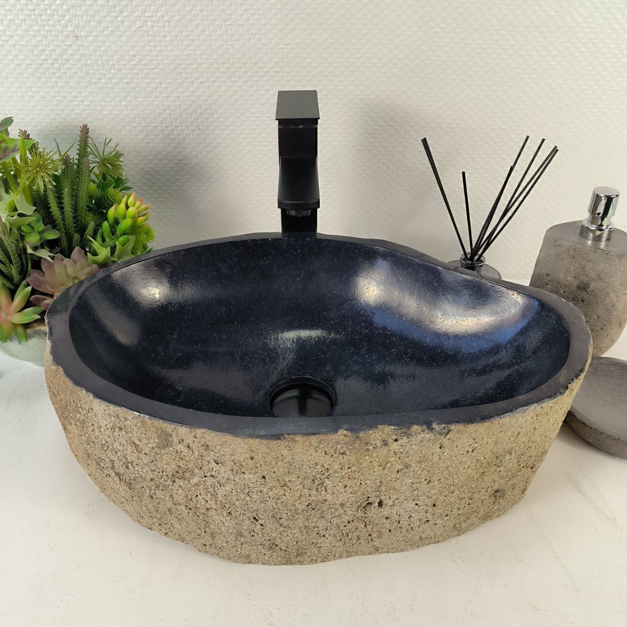 Раковина из речного камня RS-65204 50*33*15 из натурального камня