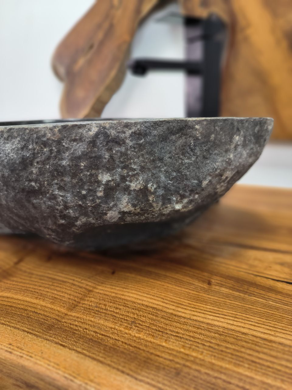 Раковина из речного камня RS-66448 49х37х15 из натурального камня
