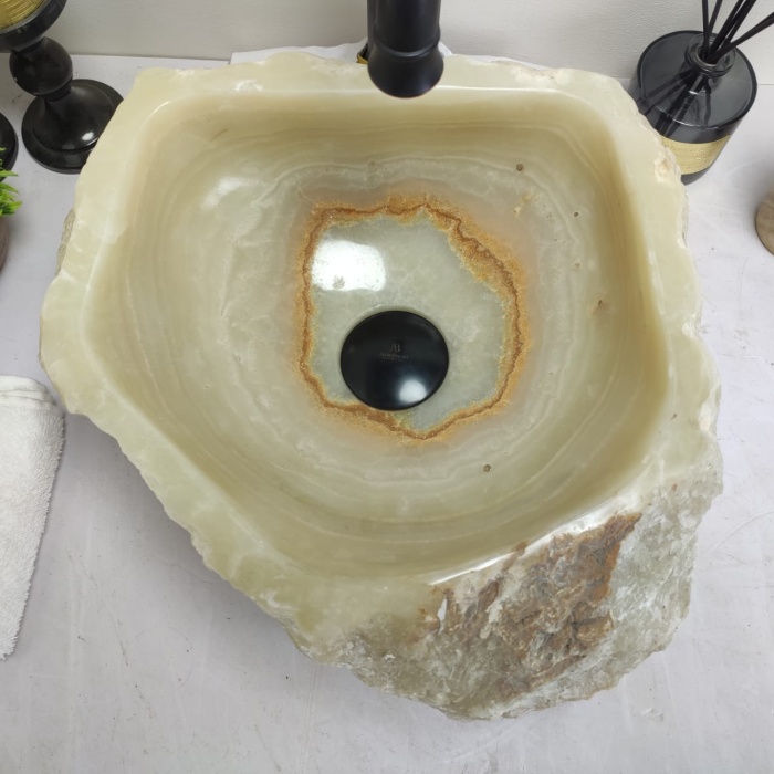 7efd8990cf63f24a936a349eff4e6536