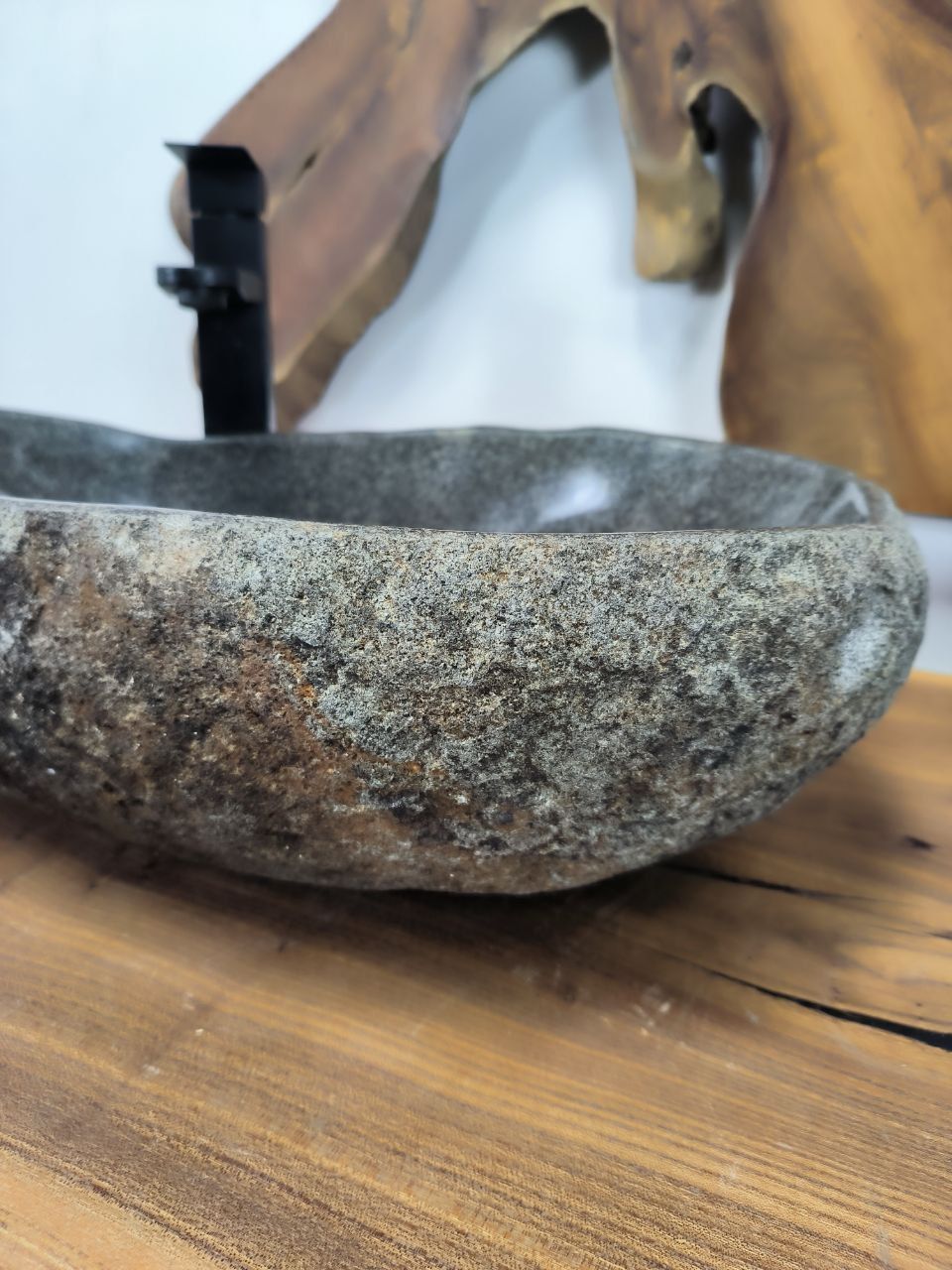 Раковина из речного камня RS-66381 58х32х15 из натурального камня