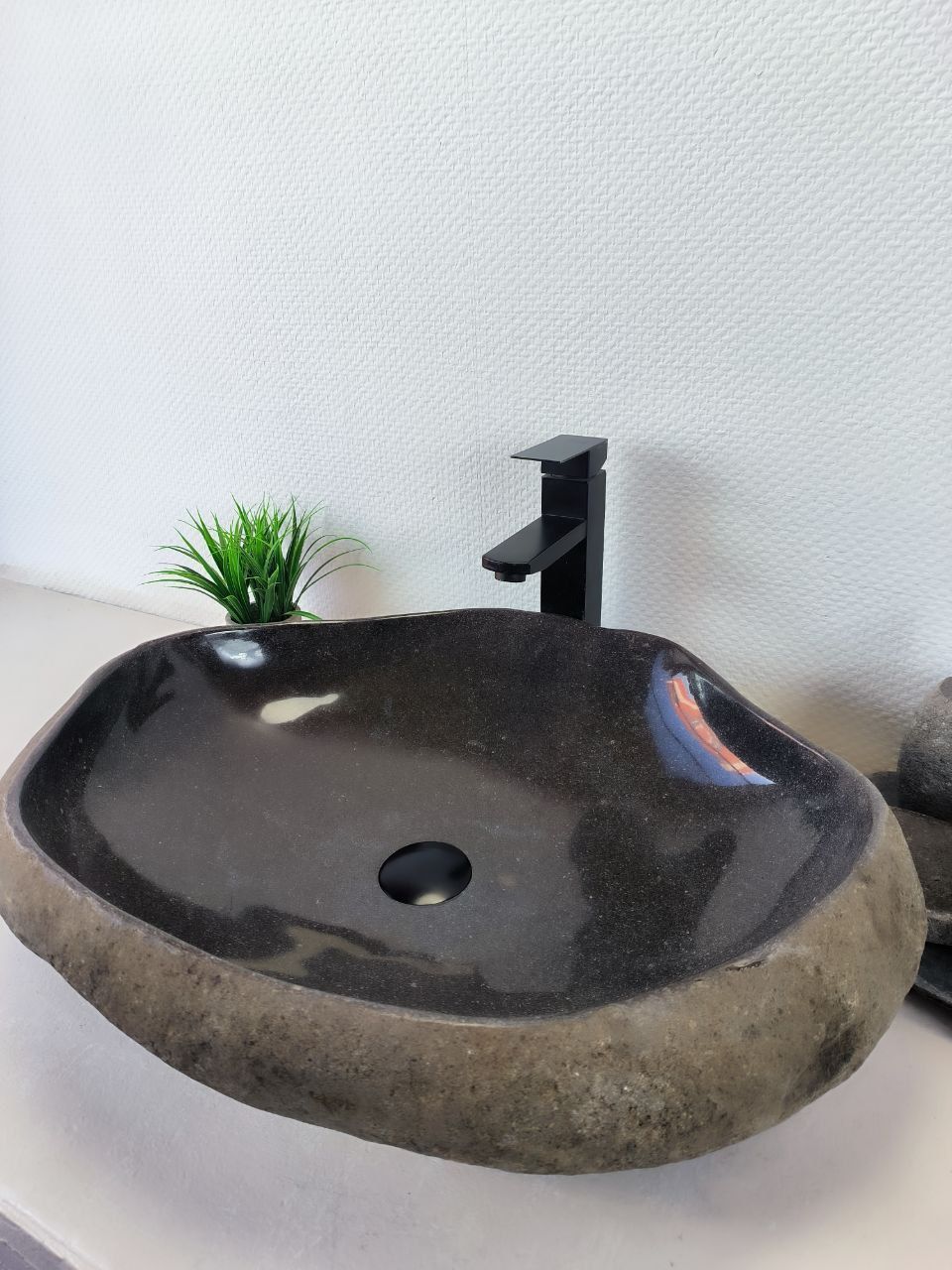 Раковина из речного камня RS-66209 63х47х15 из натурального камня