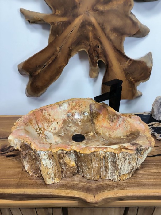 63acde4c-b9ea-4876-bbcc-a673365ef4ef