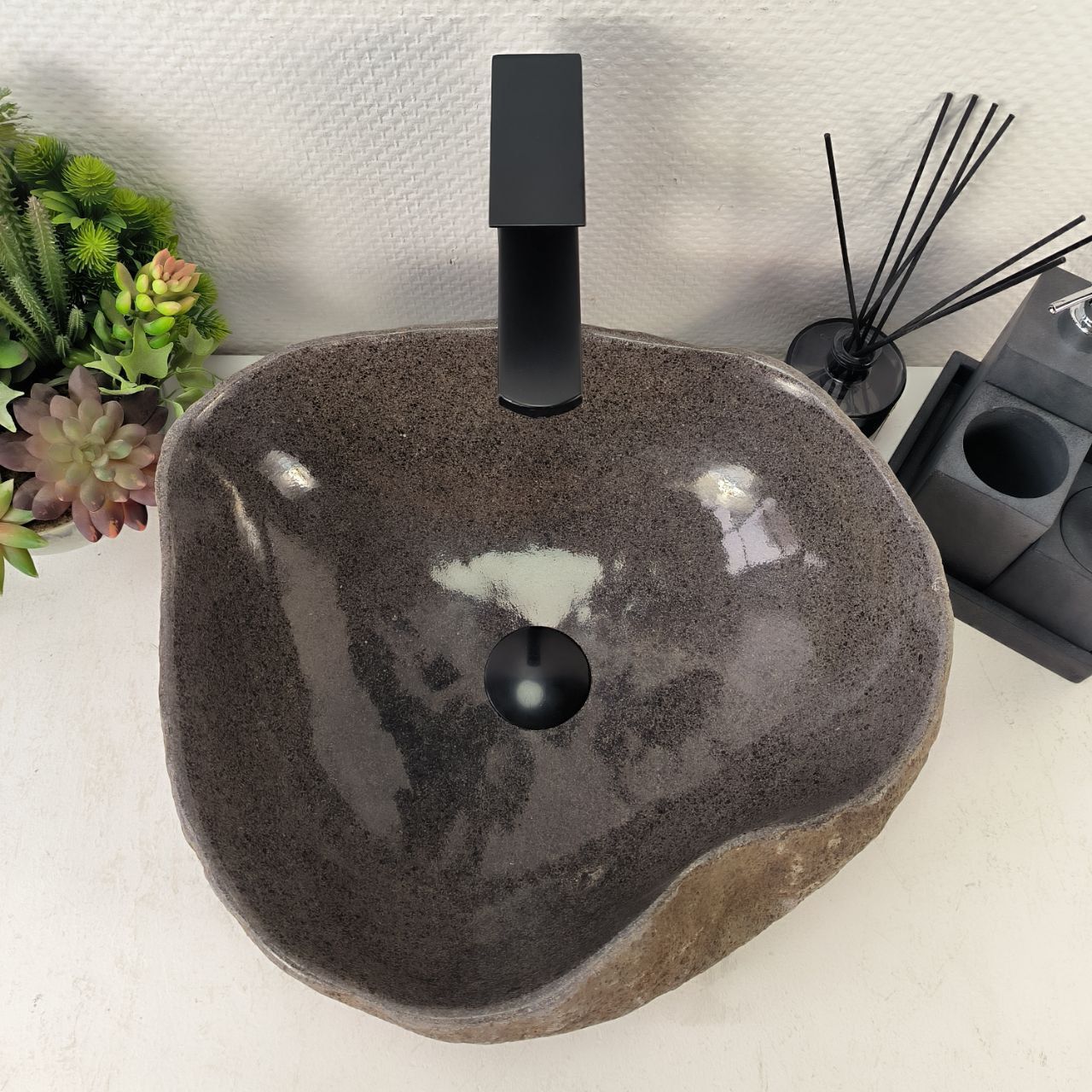 Раковина из речного камня RS-65052 43*38*15 из натурального камня