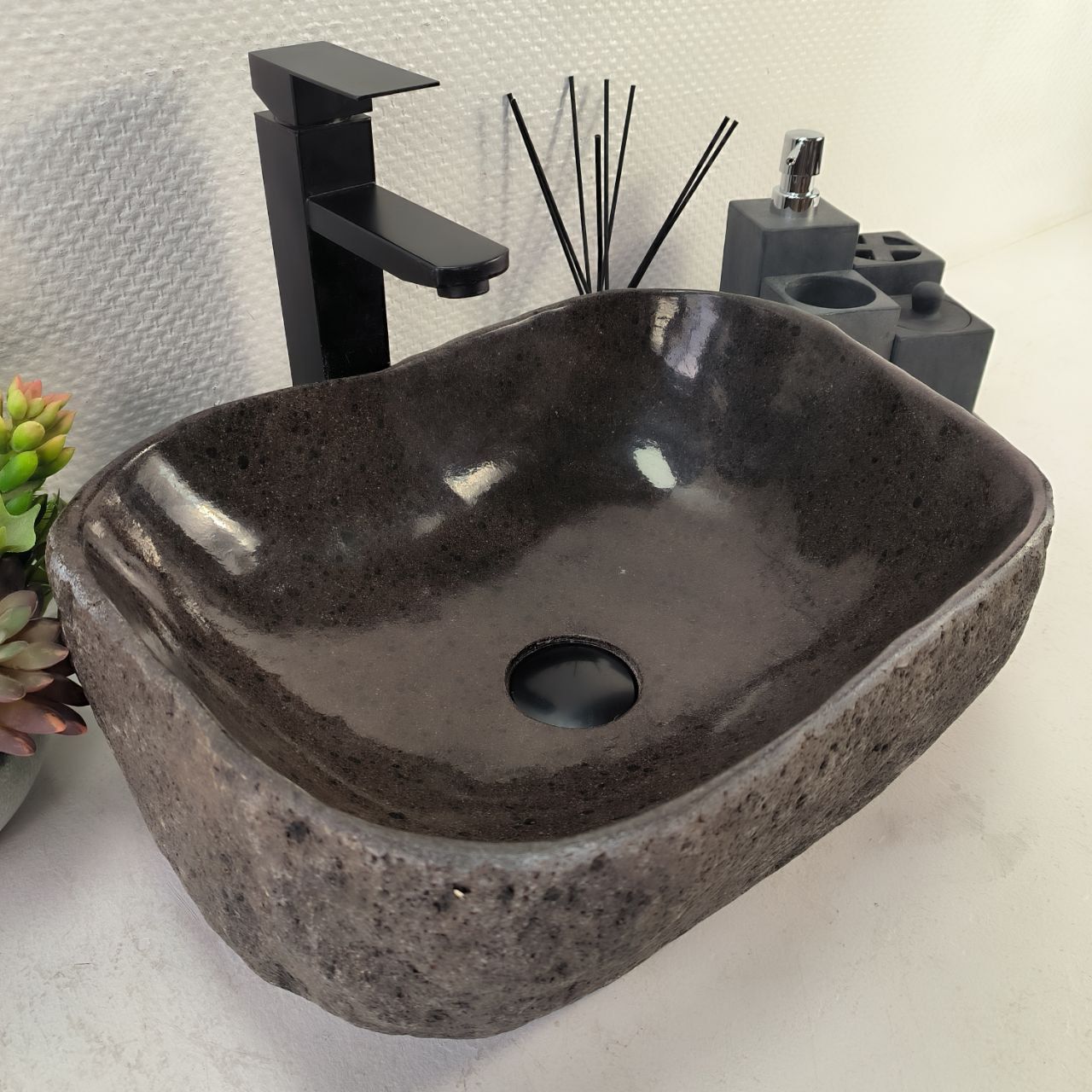 Раковина из речного камня RS-65065 44*33*15 из натурального камня