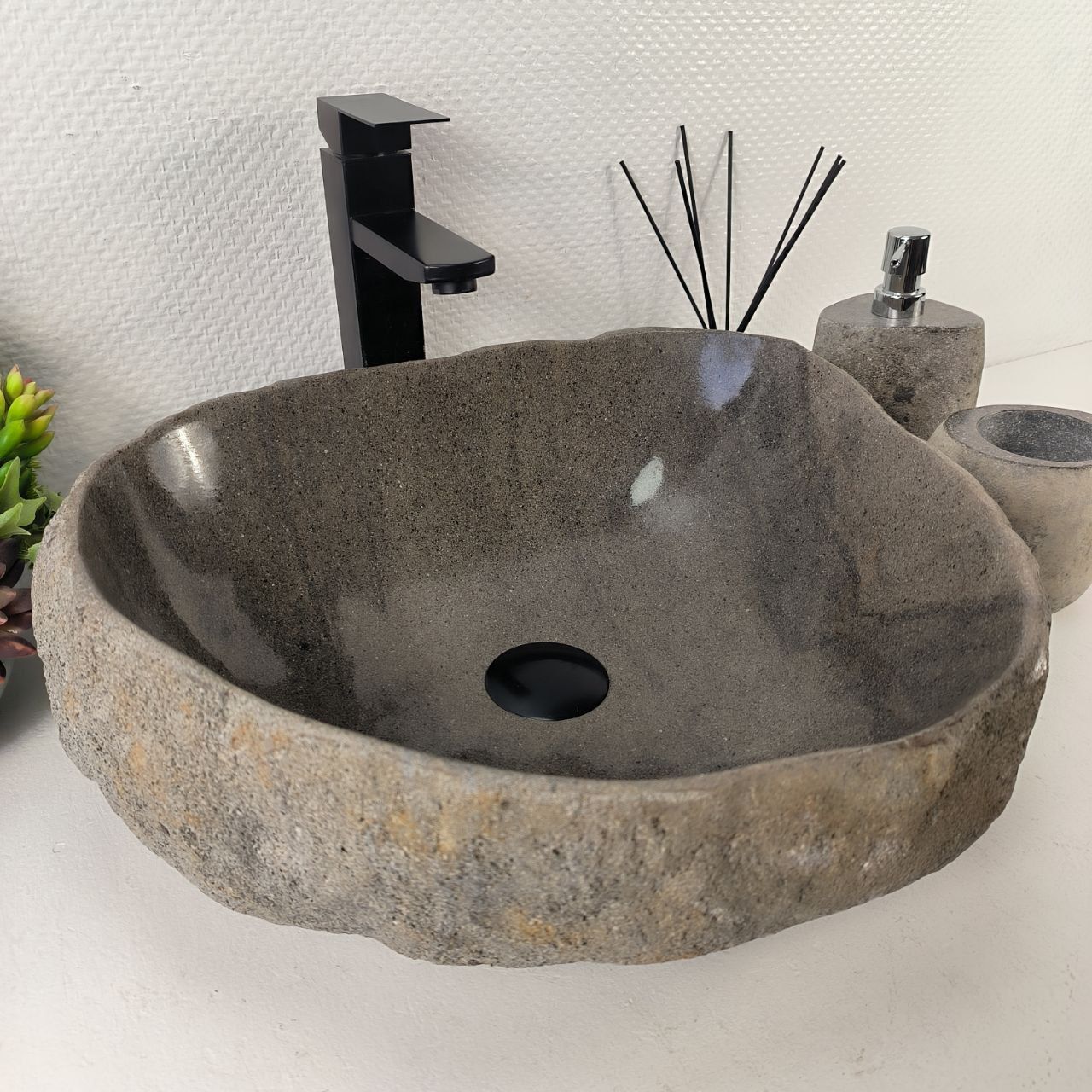 Раковина из речного камня RS-65443 46*42*15 из натурального камня