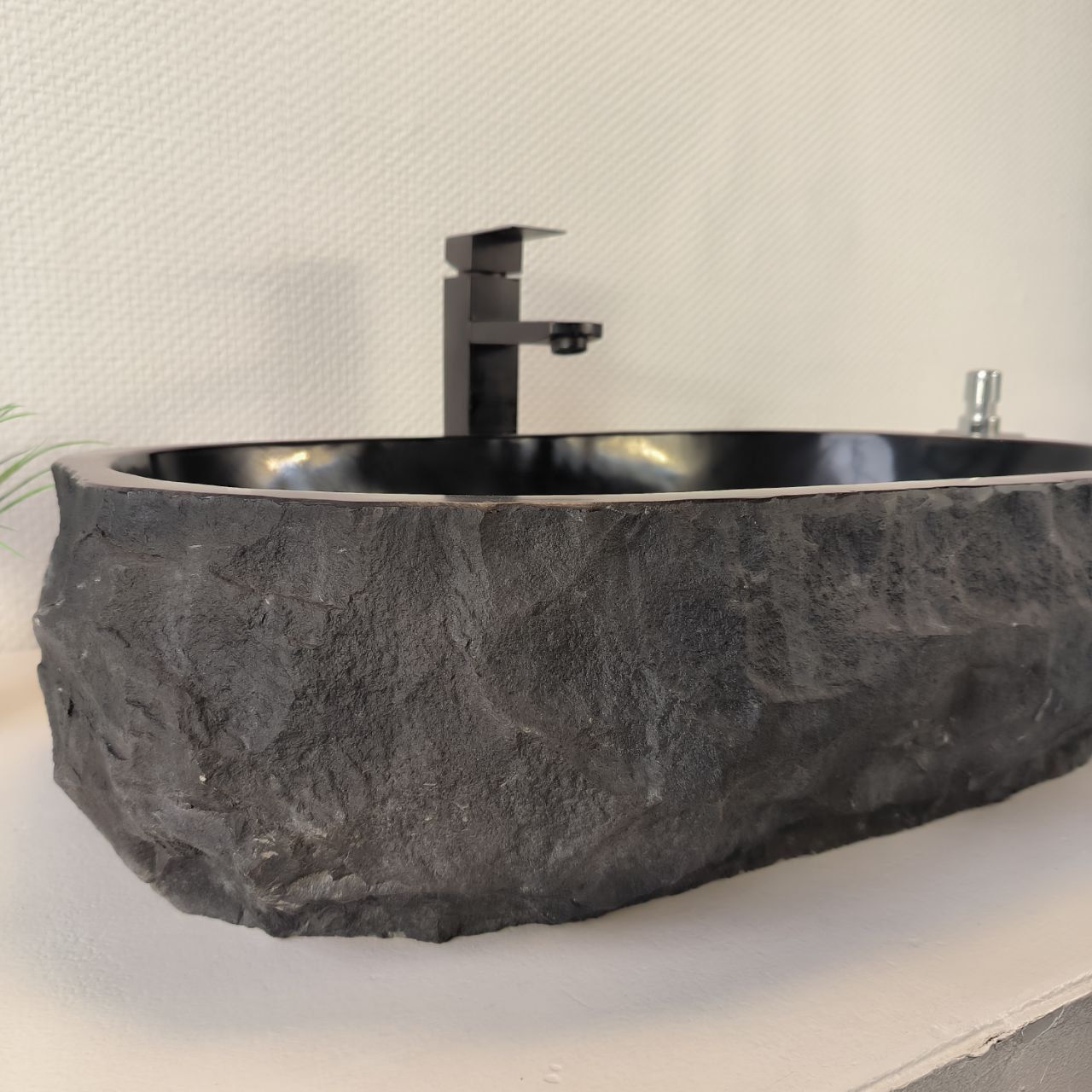 Раковина из андезита Erozy Black EA-64852 60*41*16 из натурального камня