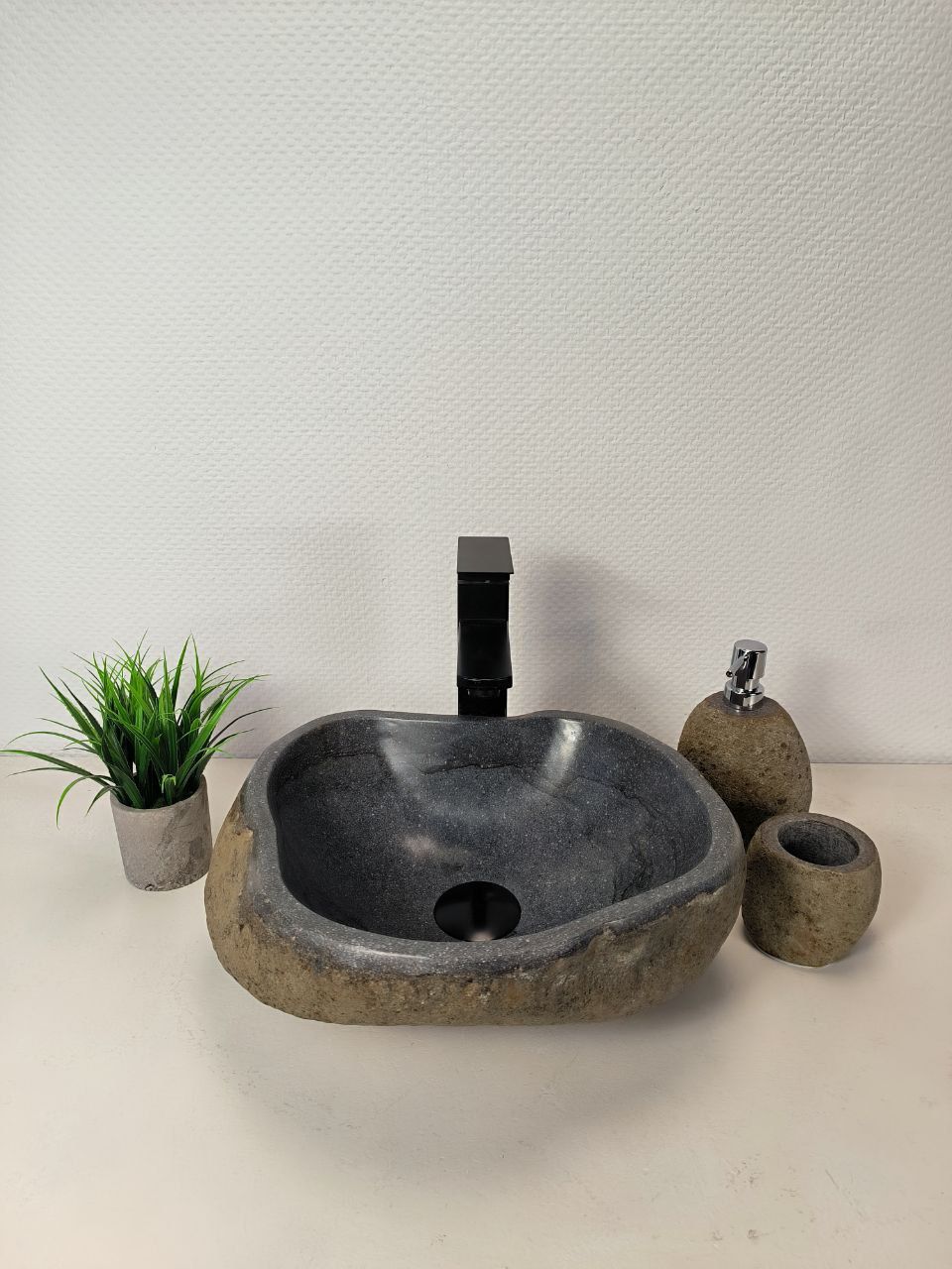 Раковина из речного камня RS-66005 38х32х15 из натурального камня