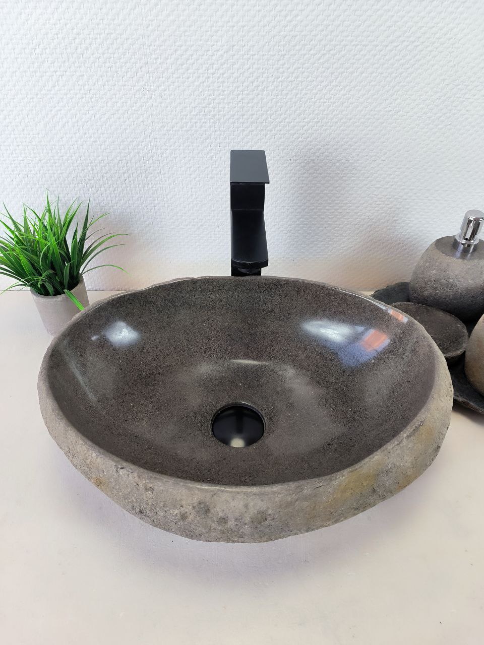 Раковина из речного камня RS-66205 46х33х15 из натурального камня