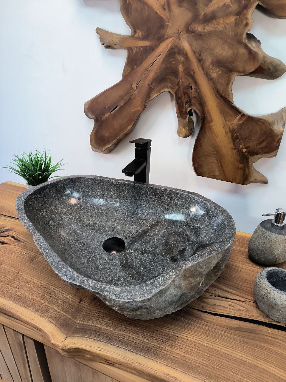 photo_2025-05-16_16-05-21