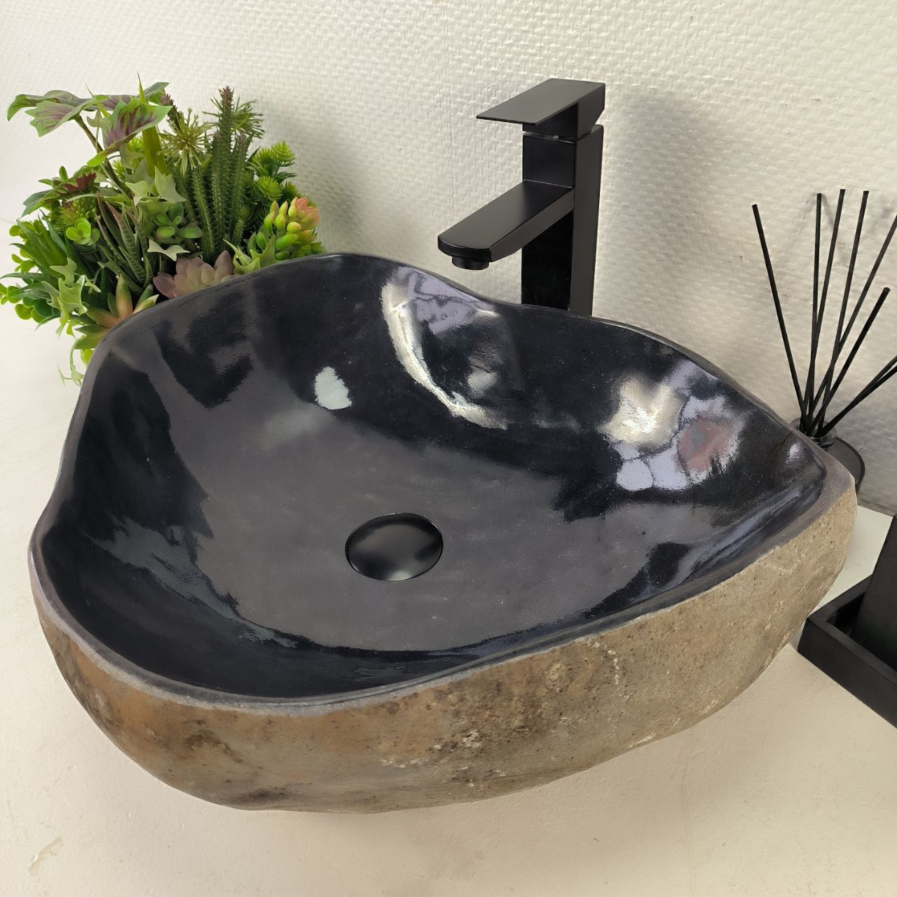 Раковина из речного камня RS-65060 49*41*15 из натурального камня