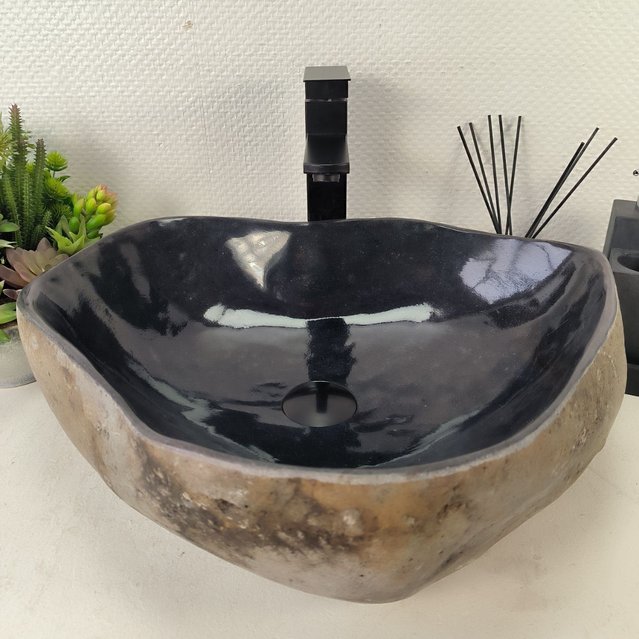 Раковина из речного камня RS-65060 49*41*15 из натурального камня