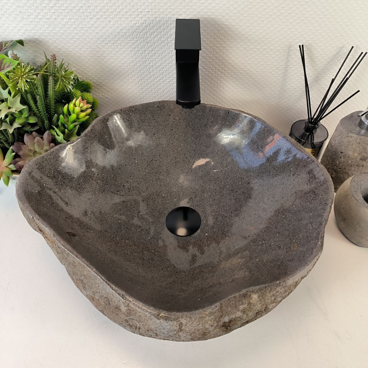 Раковина из речного камня RS-65364 50*44*16 из натурального камня