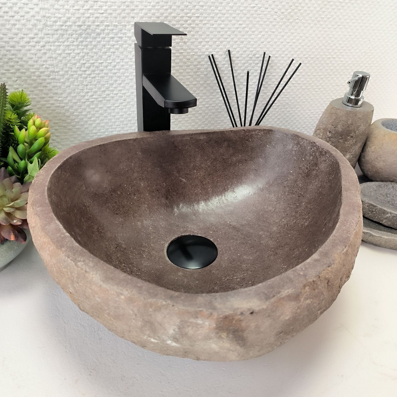 Раковина из речного камня RS-63903 (40*36*16) из натурального камня