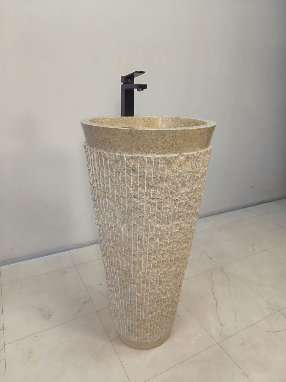 Раковина напольная из мрамора Pedestal Cream Marmo MN-65935 45х45х90 из натурального камня