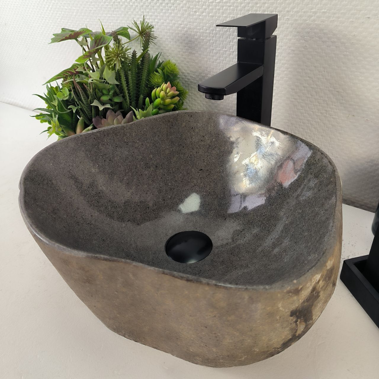 Раковина из речного камня RS-64991 40*36*15 из натурального камня
