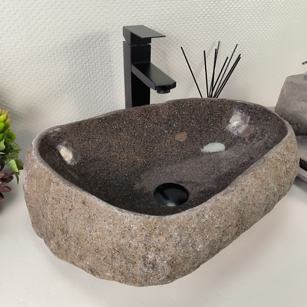 Раковина из речного камня RS-64886 50*36*15 из натурального камня