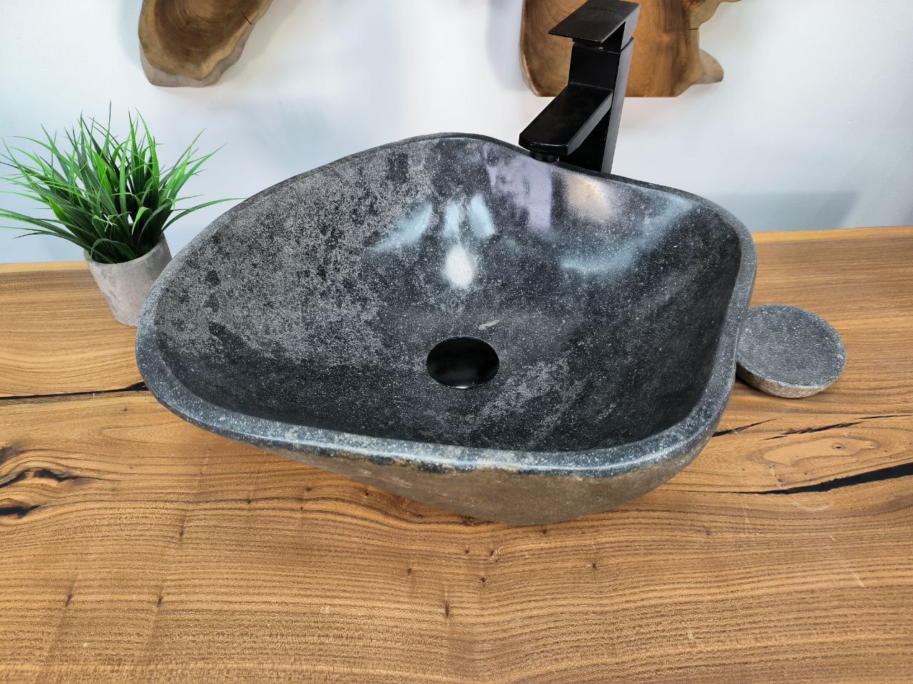 Раковина из речного камня RS-65765 42х41х15 из натурального камня