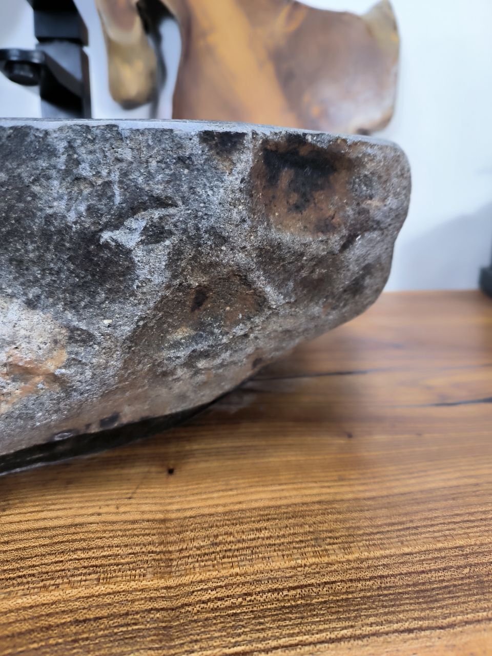Раковина из речного камня RS-66685 52х37х15 из натурального камня