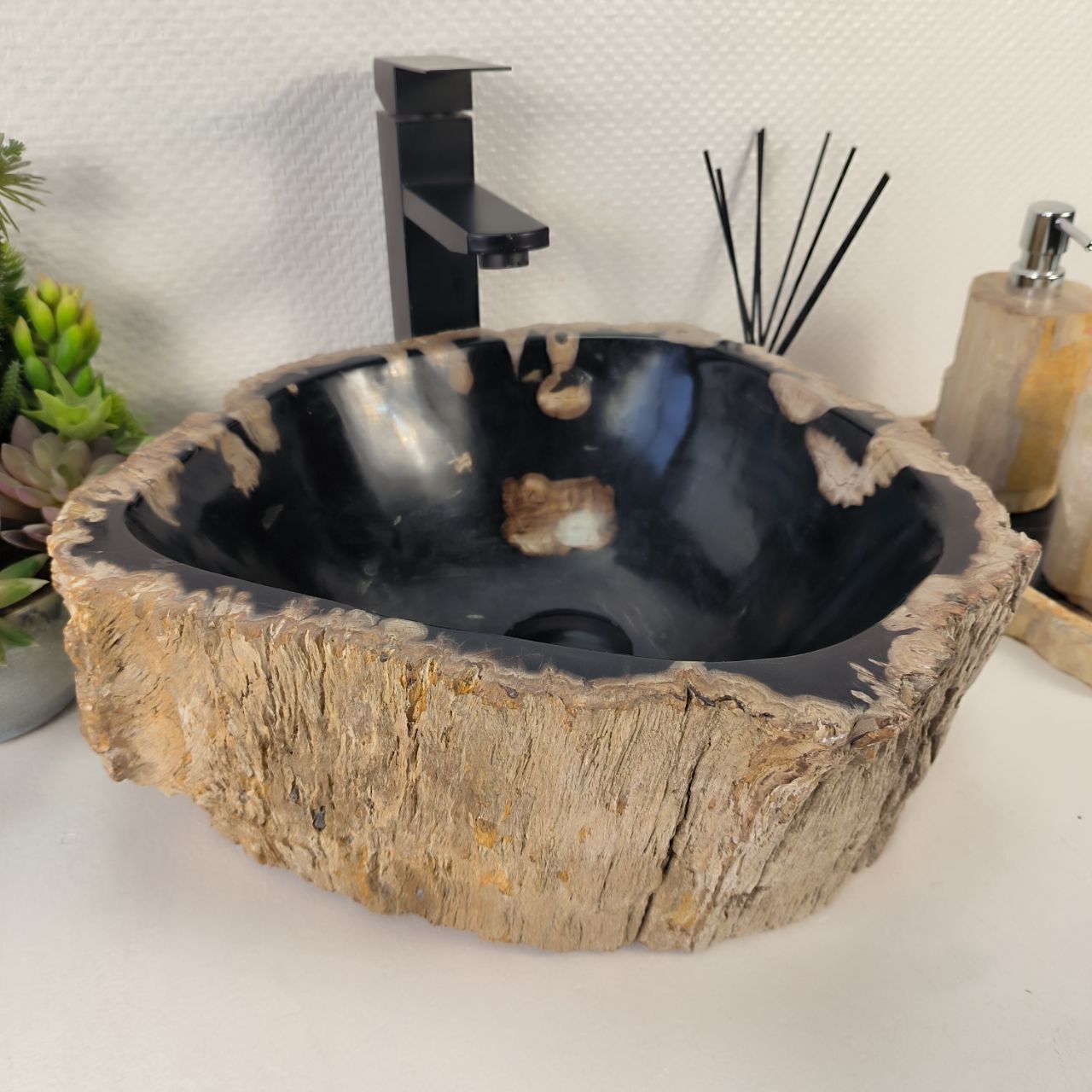 Раковина из окаменелого дерева OD-64794 39*37*15 из натурального камня