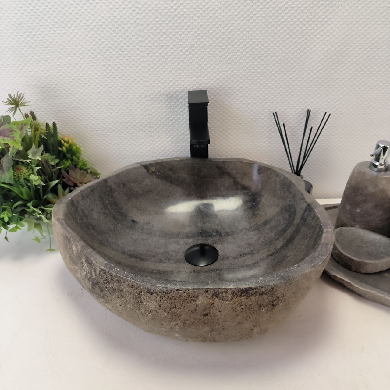 Раковина из речного камня RS-63412 (49*45*15) из натурального камня