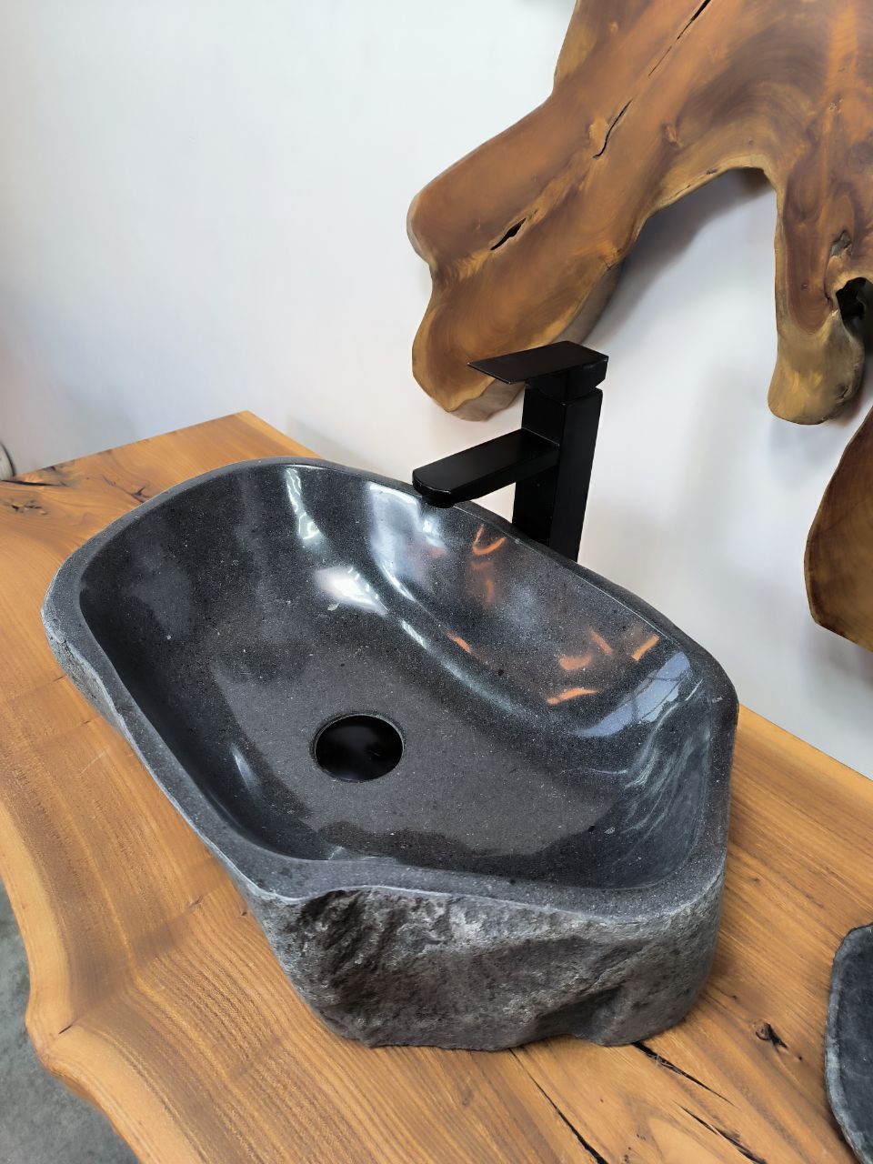 Раковина из речного камня RS-66330 52х35х15 из натурального камня