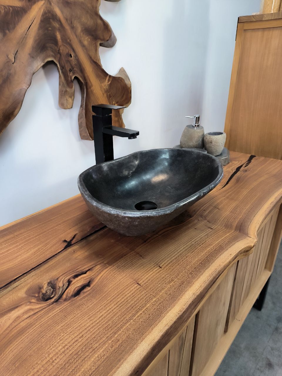 Раковина из речного камня RS-65883 45х34х15 из натурального камня