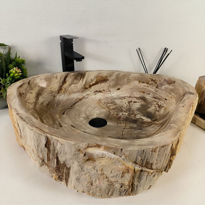 2is8ly2es8djq749yuxnk7r4bh4lmbjk