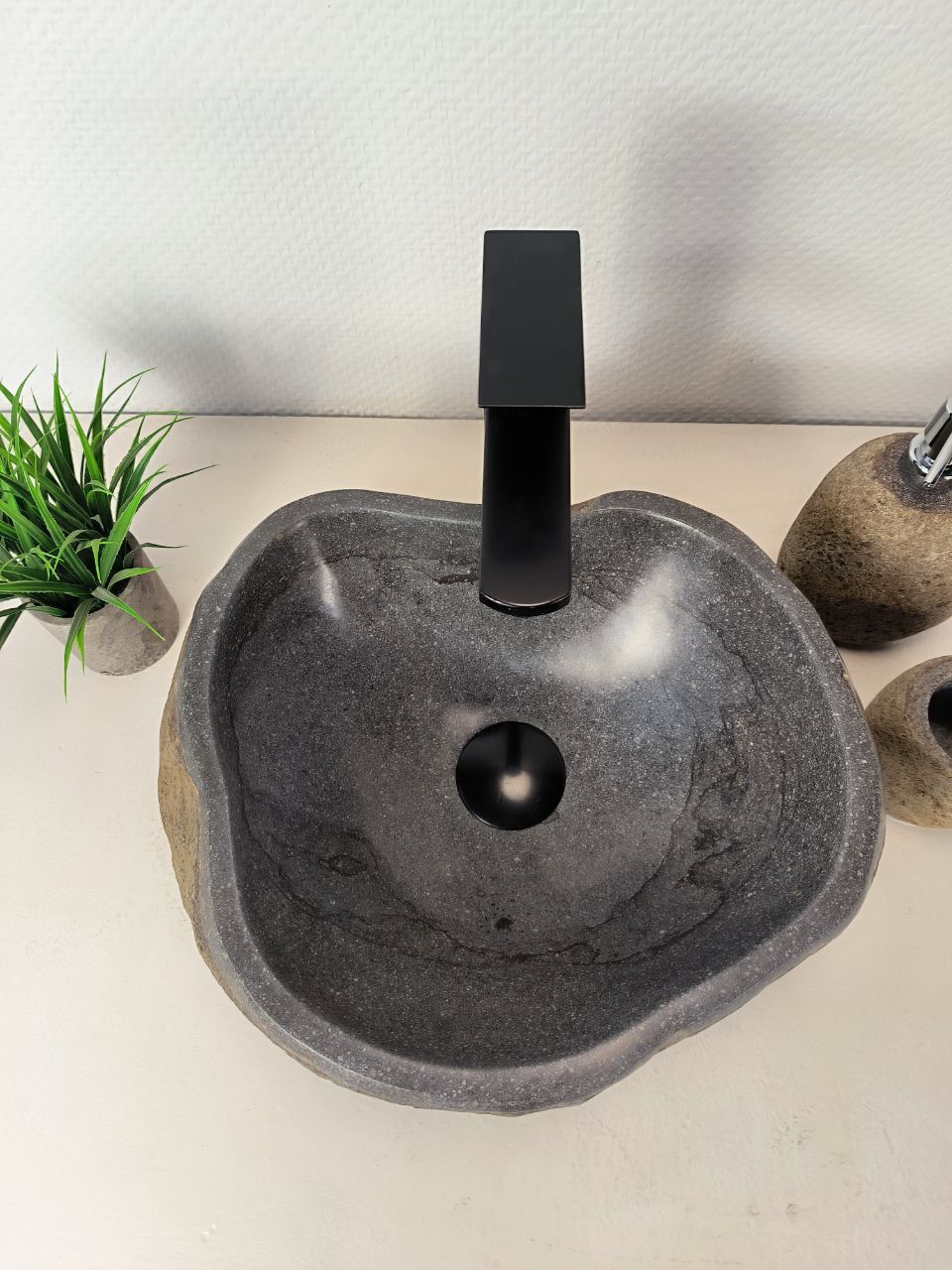 Раковина из речного камня RS-66005 38х32х15 из натурального камня