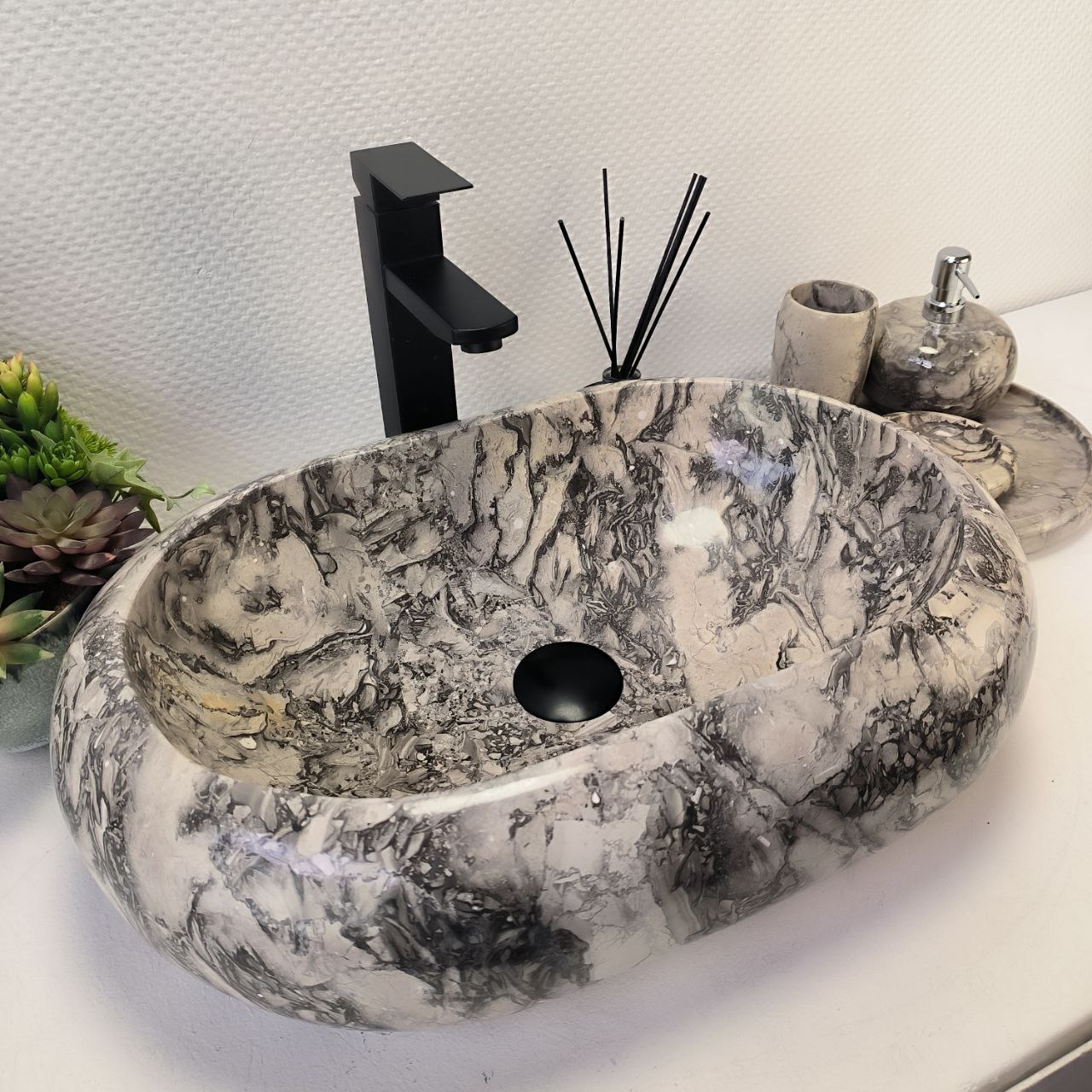 o6709icg82u7yg0ciybpoar5r0679f8u