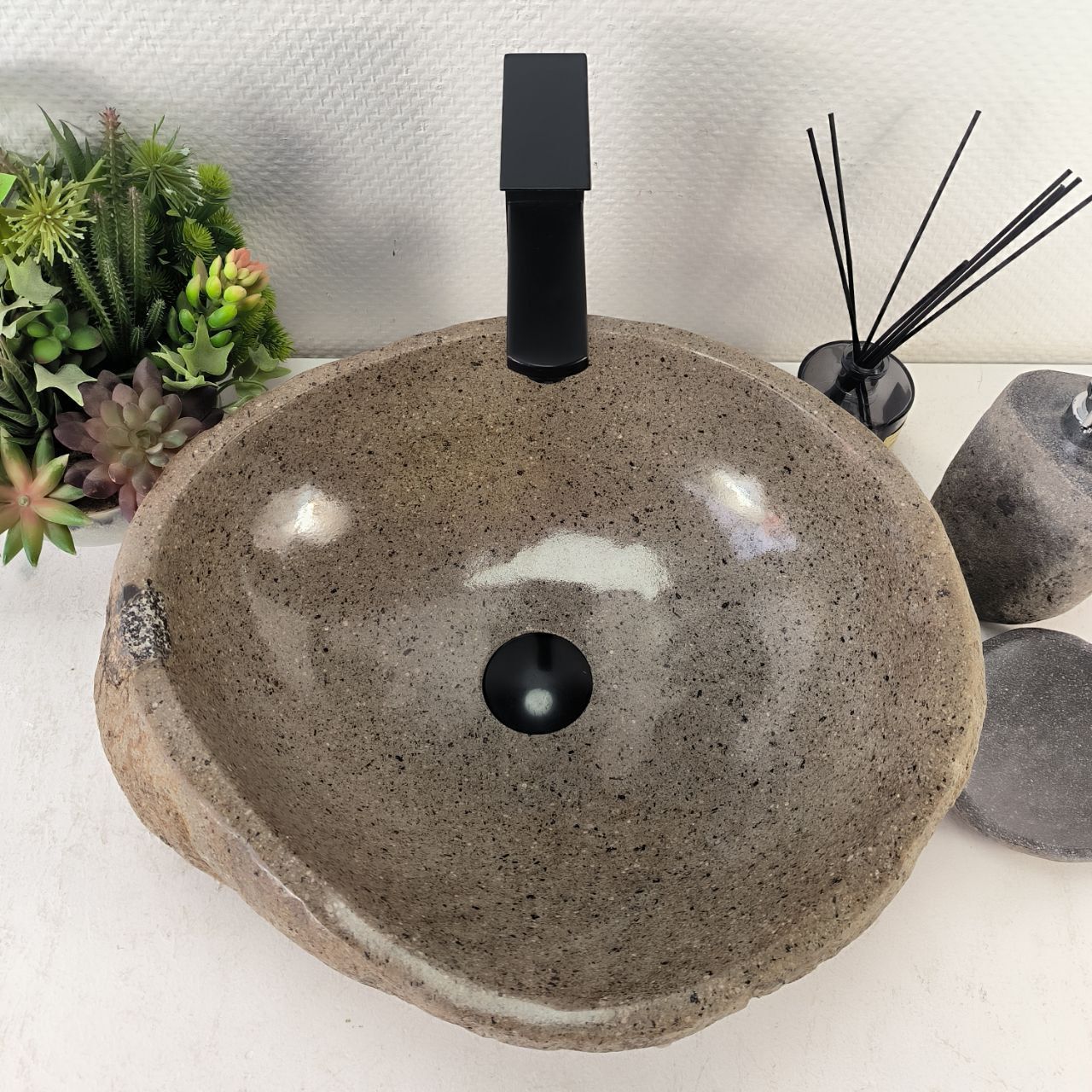 Раковина из речного камня RS-65101 46*40*15 из натурального камня
